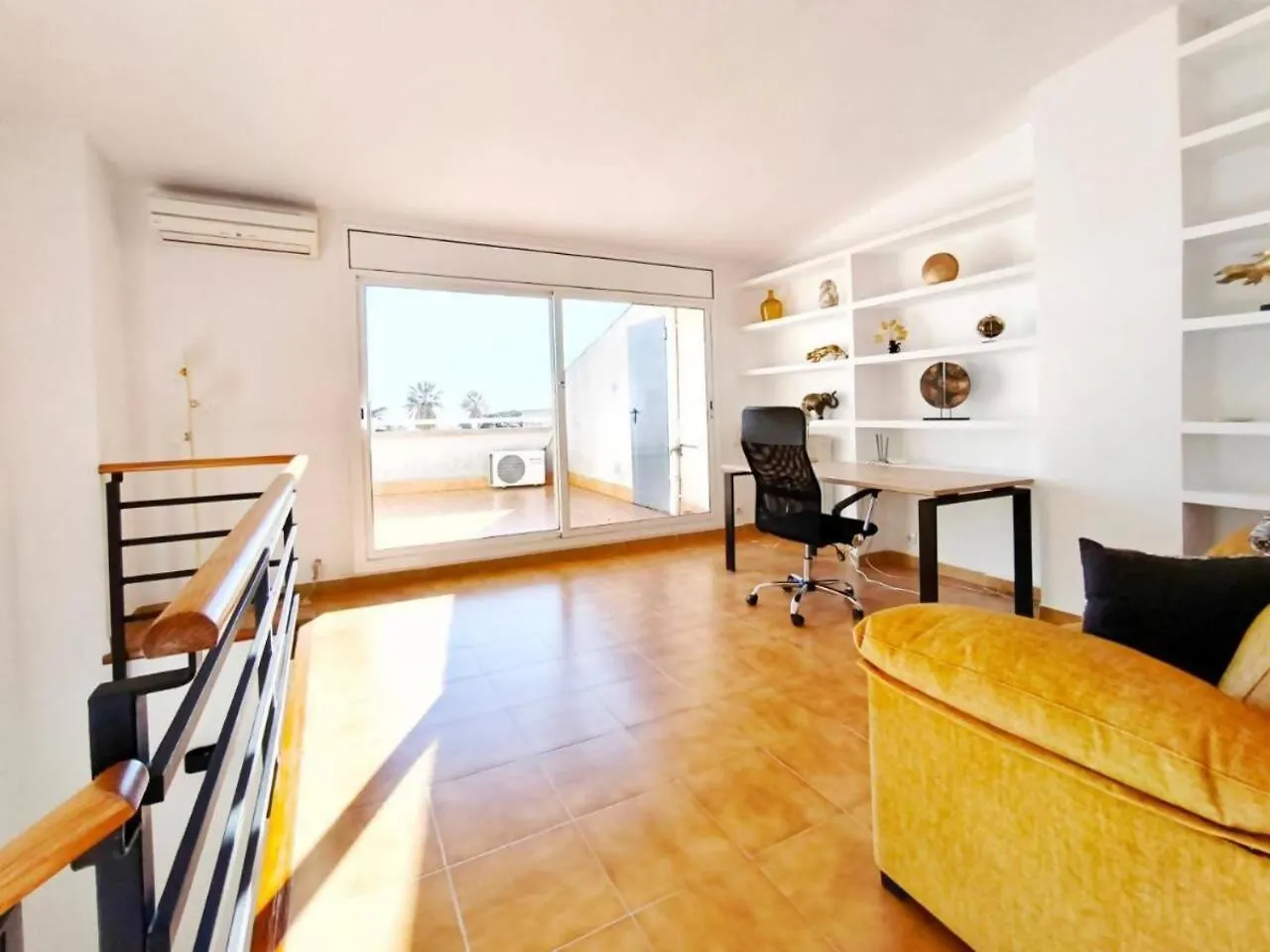 Homestay Premia Horizon House Familiar 30 To Bcn Apartment Premia De Dalt